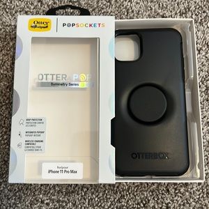 Otterbox Pop socket IPhone 11 Pro Max case